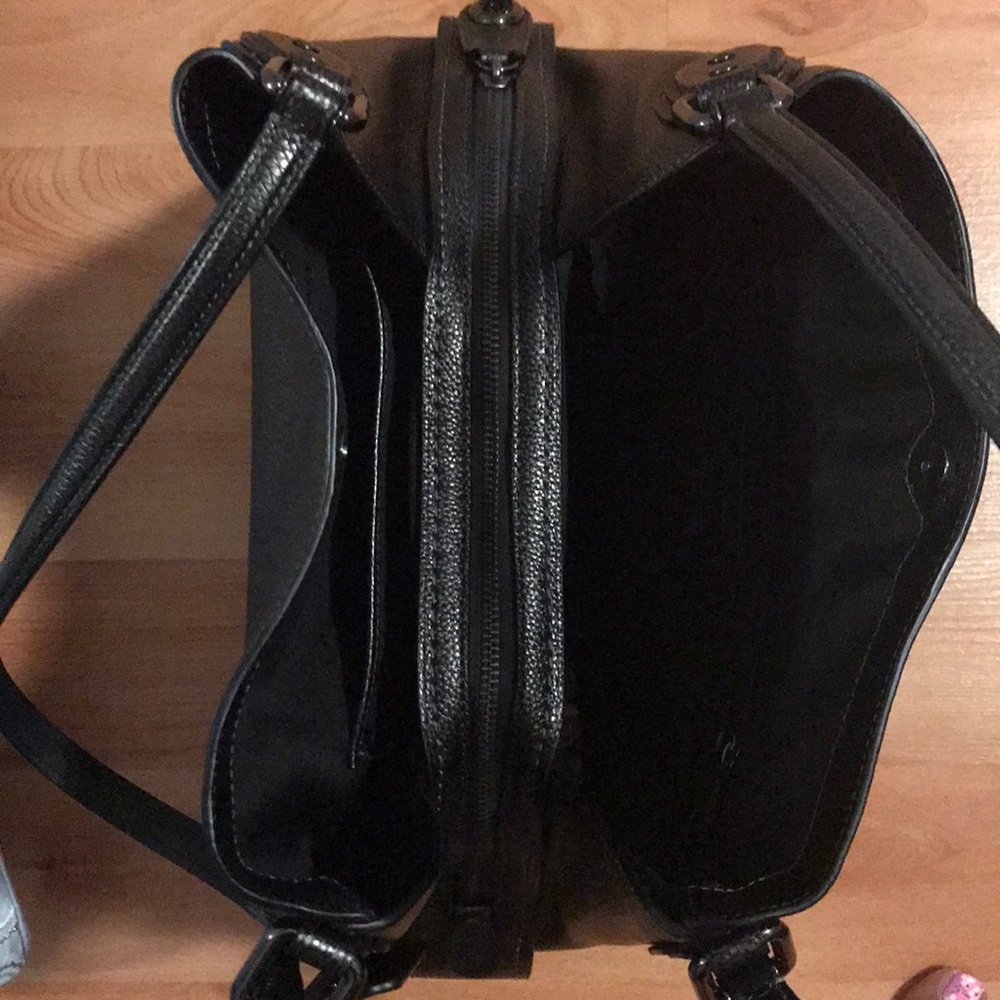 Authentic Coach Bag Like New - Picture 5 of 8